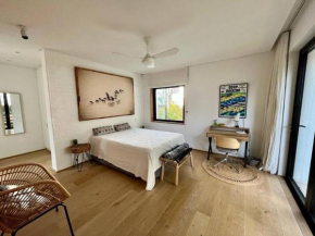 Modern studio on the foot of Table Mountain